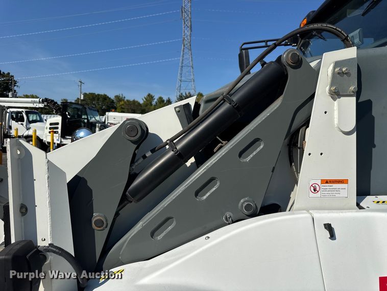 image for item ER0107 2009 Elgin Pelican Series NP street sweeper