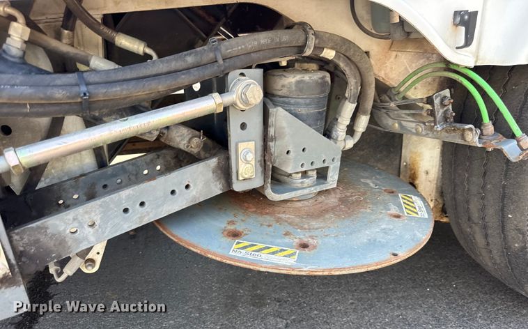 image for item ER0107 2009 Elgin Pelican Series NP street sweeper