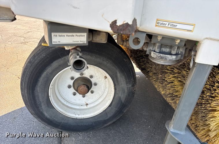 image for item ER0107 2009 Elgin Pelican Series NP street sweeper