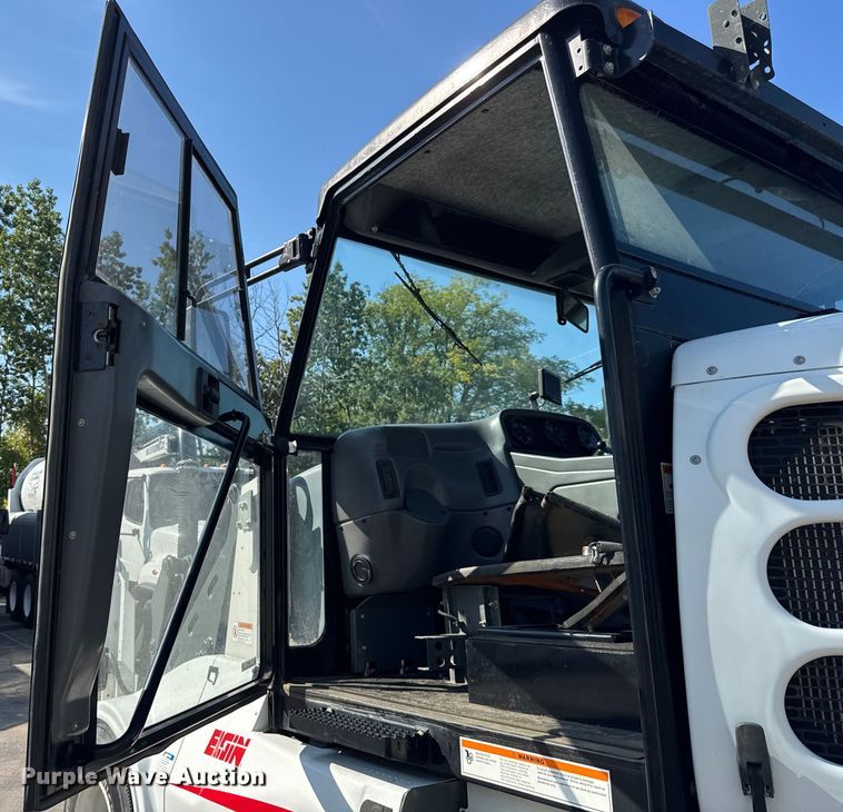 image for item ER0107 2009 Elgin Pelican Series NP street sweeper