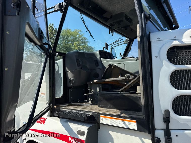 image for item ER0107 2009 Elgin Pelican Series NP street sweeper