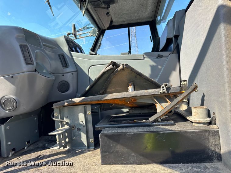 image for item ER0107 2009 Elgin Pelican Series NP street sweeper