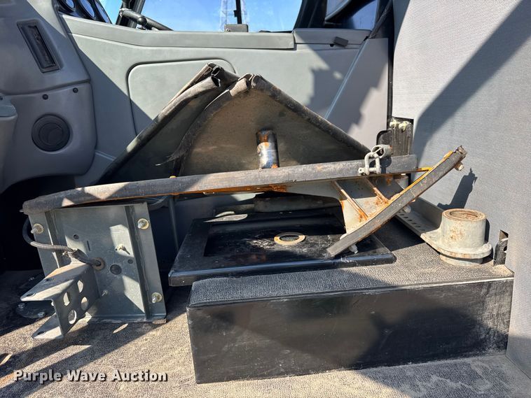 image for item ER0107 2009 Elgin Pelican Series NP street sweeper