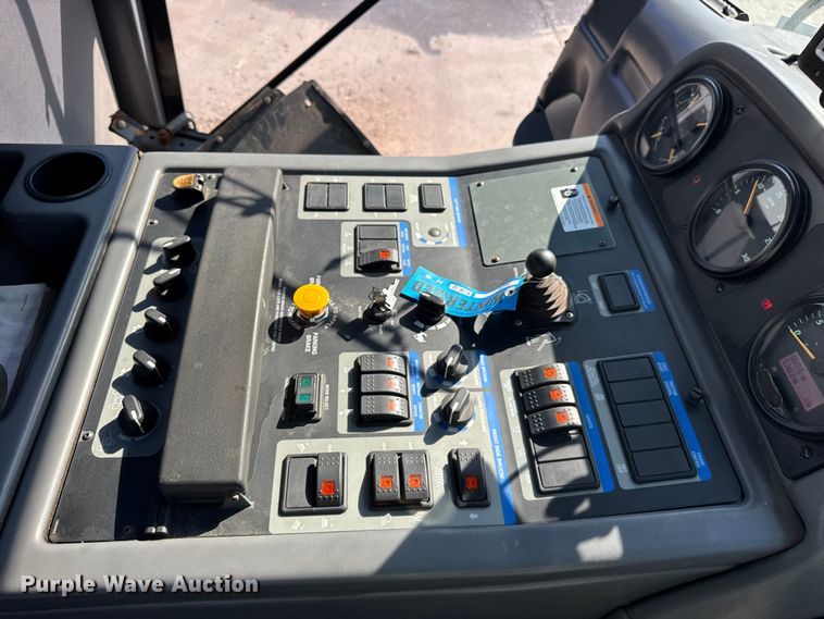 image for item ER0107 2009 Elgin Pelican Series NP street sweeper