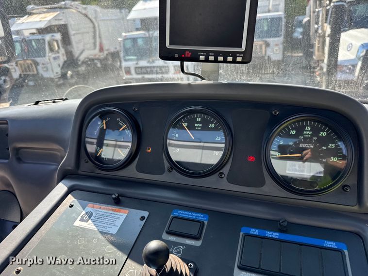 image for item ER0107 2009 Elgin Pelican Series NP street sweeper