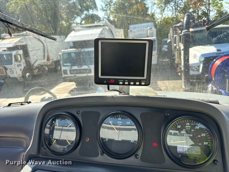 image for item ER0107 2009 Elgin Pelican Series NP street sweeper