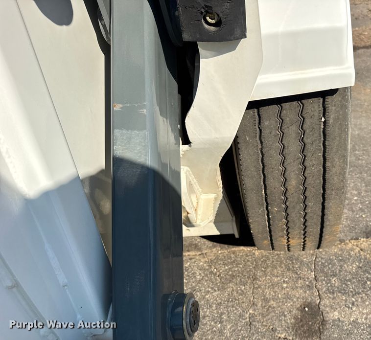 image for item ER0107 2009 Elgin Pelican Series NP street sweeper