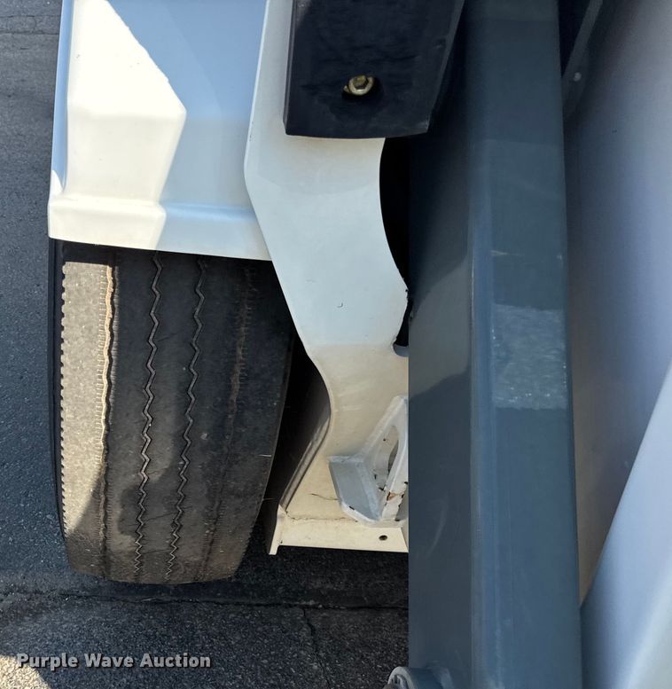 image for item ER0107 2009 Elgin Pelican Series NP street sweeper