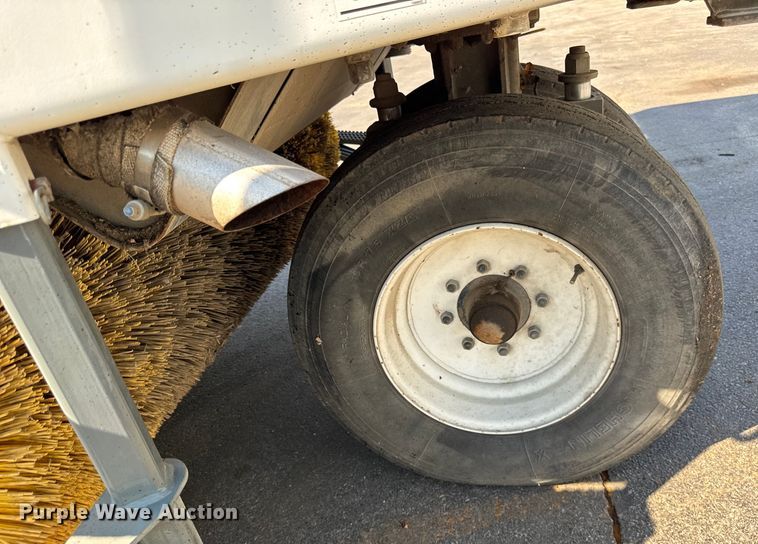 image for item ER0107 2009 Elgin Pelican Series NP street sweeper