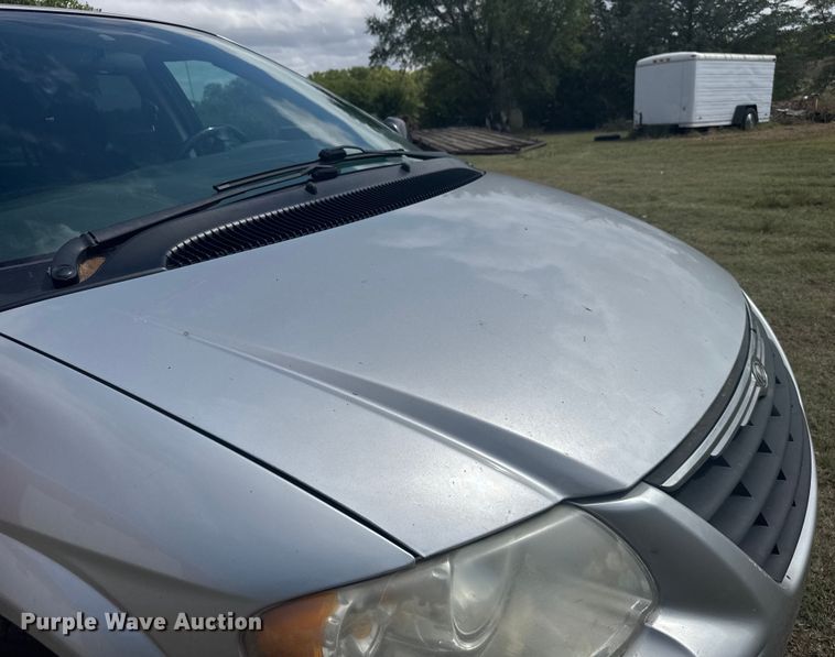 image for item ER2446 2006 Chrysler Town and Country van