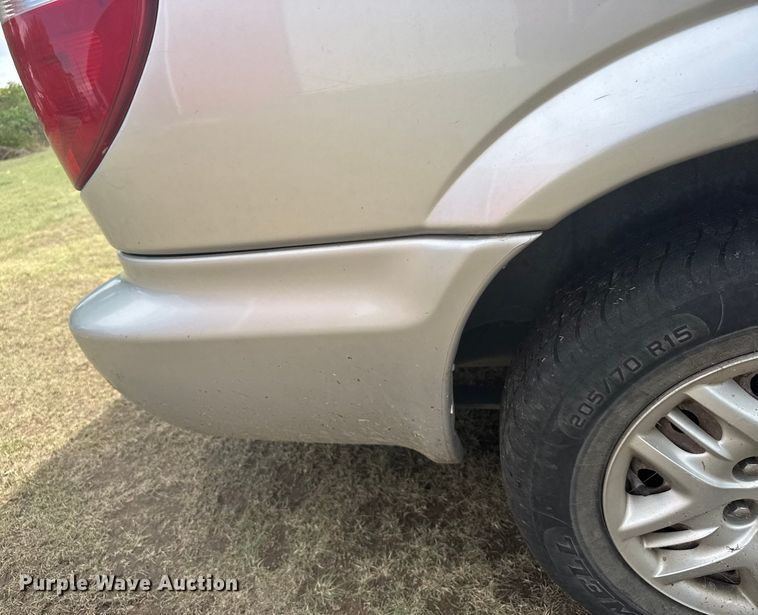 image for item ER2446 2006 Chrysler Town and Country van