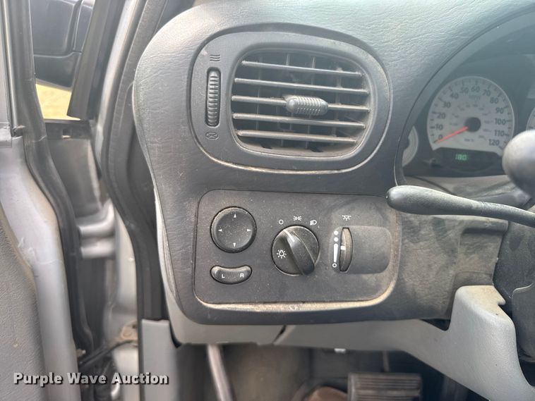 image for item ER2446 2006 Chrysler Town and Country van