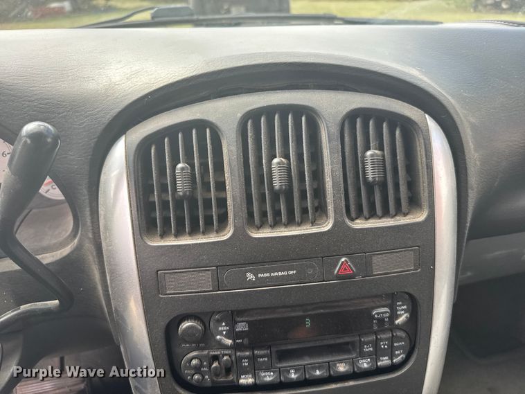 image for item ER2446 2006 Chrysler Town and Country van