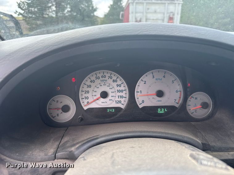 image for item ER2446 2006 Chrysler Town and Country van