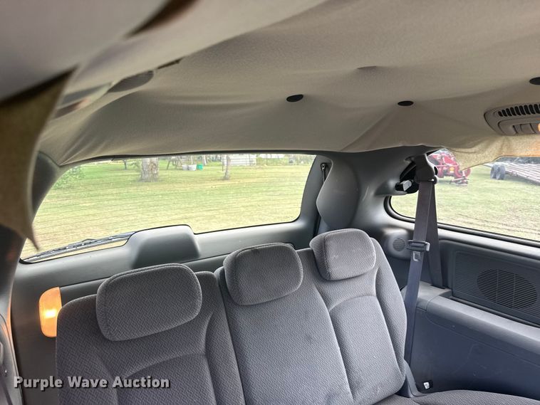 image for item ER2446 2006 Chrysler Town and Country van