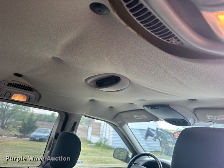 image for item ER2446 2006 Chrysler Town and Country van