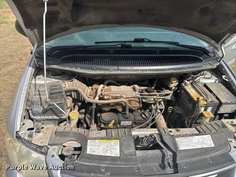 image for item ER2446 2006 Chrysler Town and Country van