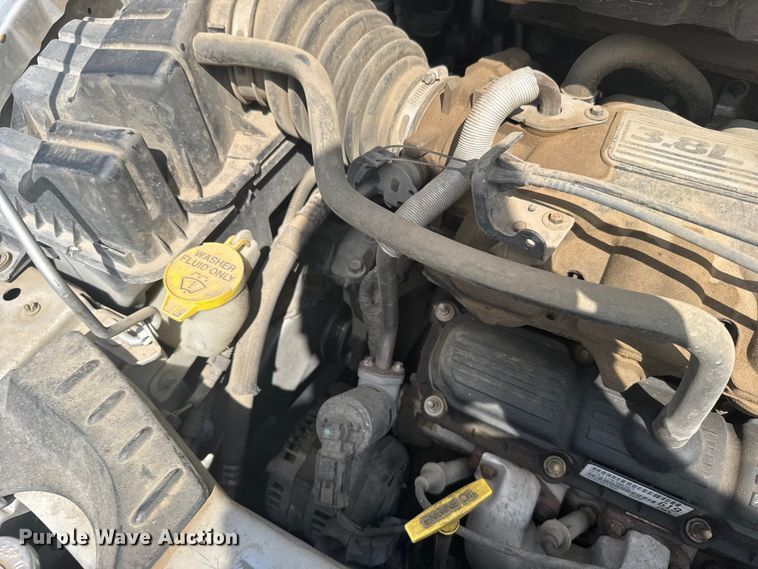 image for item ER2446 2006 Chrysler Town and Country van