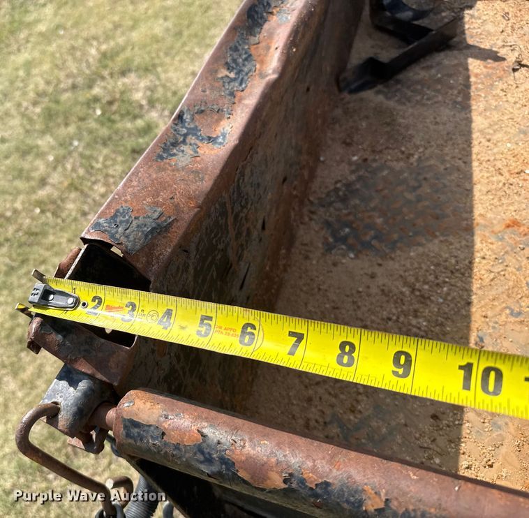 image for item ER2450 2002 Cushman Turf-Truckster utility vehicle