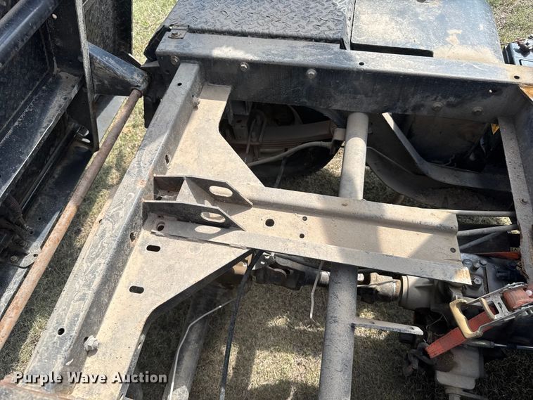 image for item ER2450 2002 Cushman Turf-Truckster utility vehicle