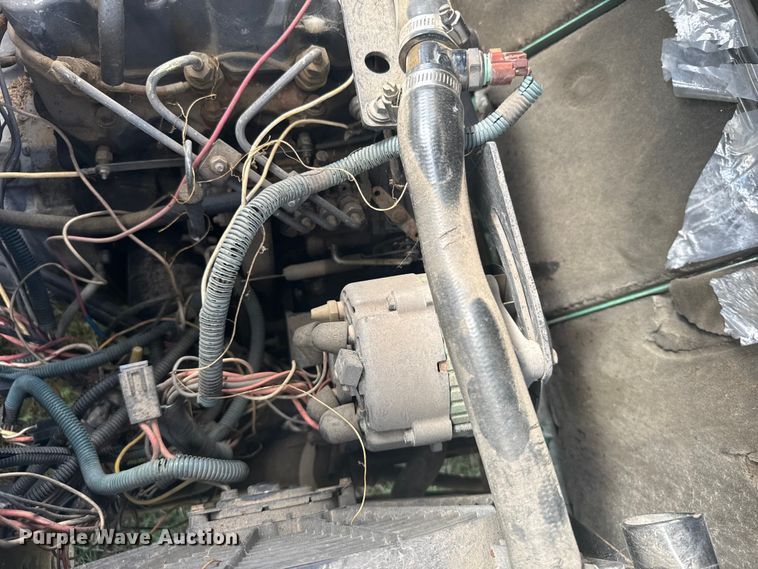 image for item ER2450 2002 Cushman Turf-Truckster utility vehicle