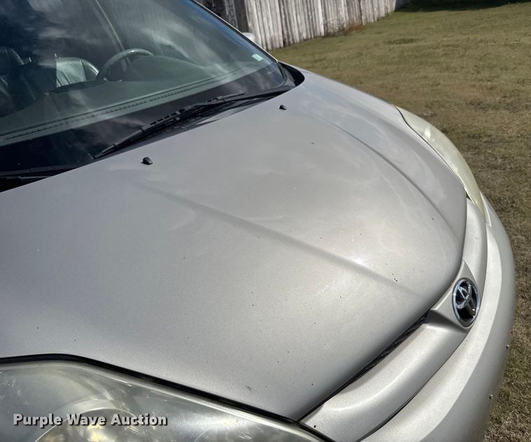 image for item ER2451 2006 Toyota Sienna van