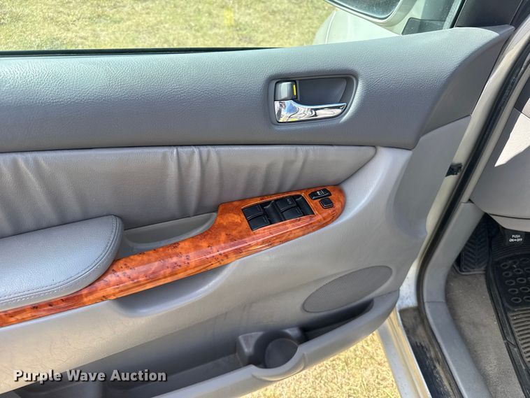 image for item ER2451 2006 Toyota Sienna van