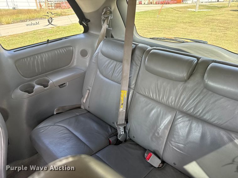 image for item ER2451 2006 Toyota Sienna van