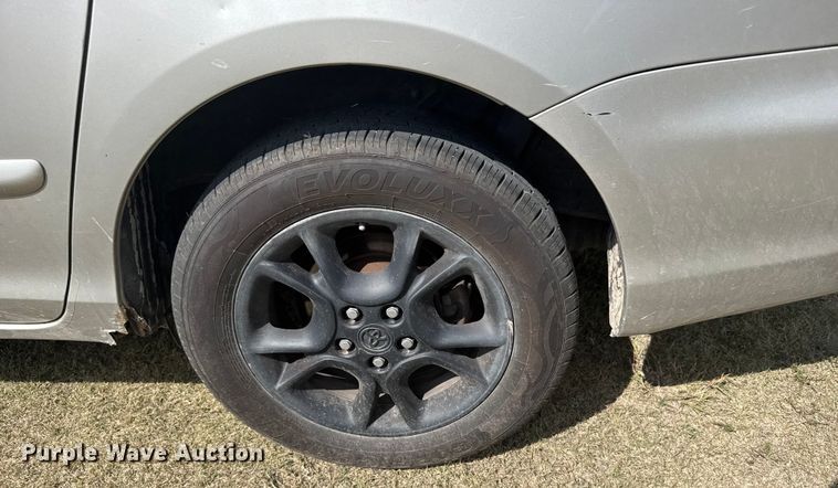 image for item ER2451 2006 Toyota Sienna van