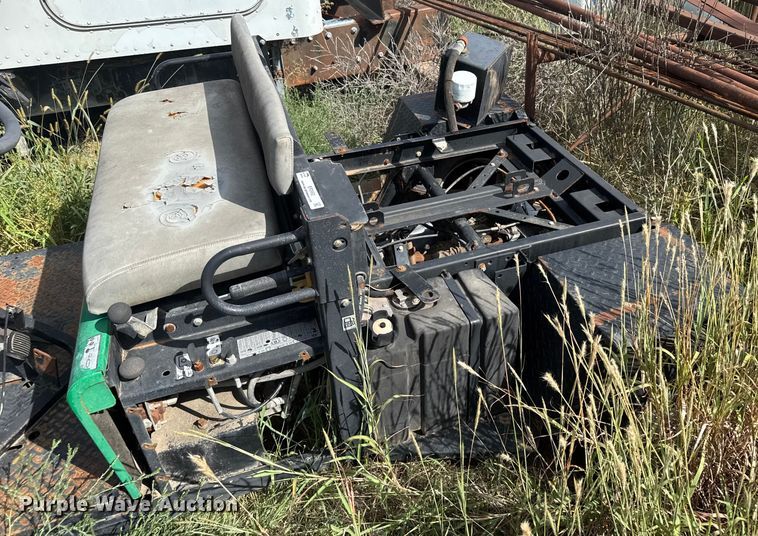 image for item ER2452 1997 Cushman Truckster utility vehicle