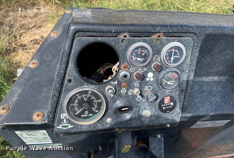 image for item ER2452 1997 Cushman Truckster utility vehicle