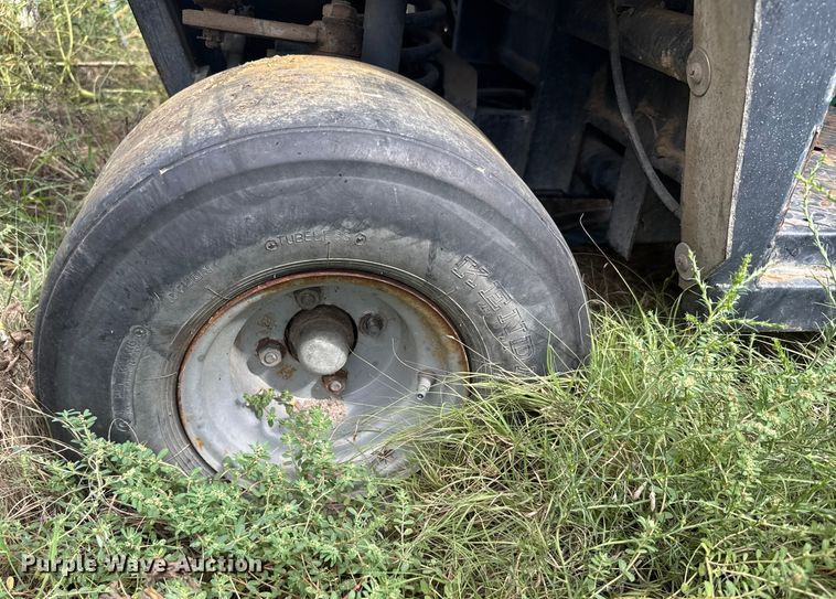 image for item ER2452 1997 Cushman Truckster utility vehicle