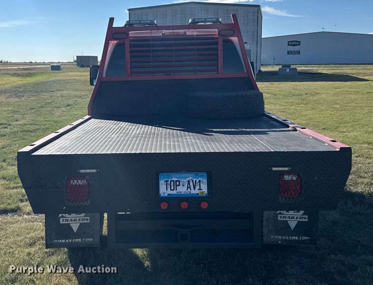 image for item ER2467 2011 Ford F350 Super Duty  Crew Cab flatbed pickup truck