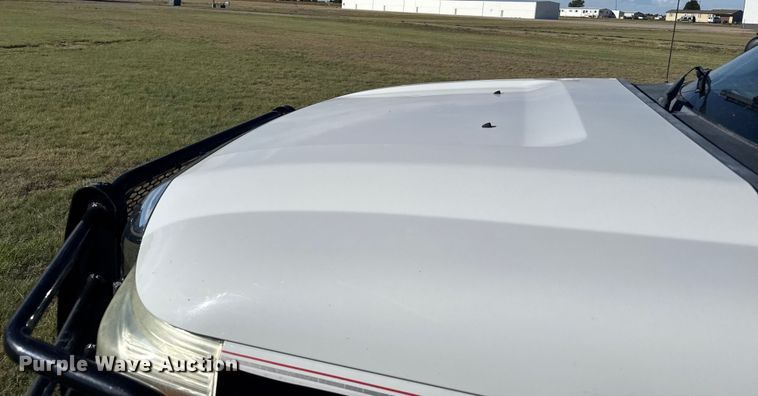 image for item ER2467 2011 Ford F350 Super Duty  Crew Cab flatbed pickup truck