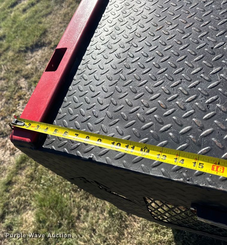 image for item ER2467 2011 Ford F350 Super Duty  Crew Cab flatbed pickup truck