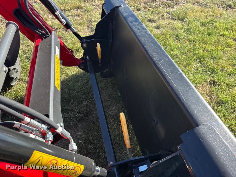 image for item ER2468 2023 Massey Ferguson GC 1723 E MFWD tractor