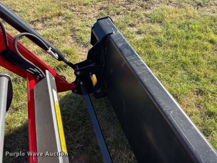 image for item ER2468 2023 Massey Ferguson GC 1723 E MFWD tractor