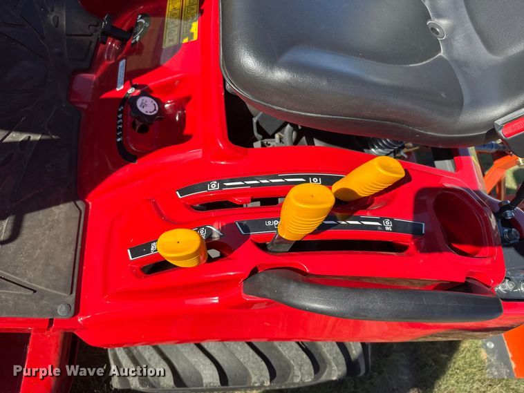 image for item ER2468 2023 Massey Ferguson GC 1723 E MFWD tractor