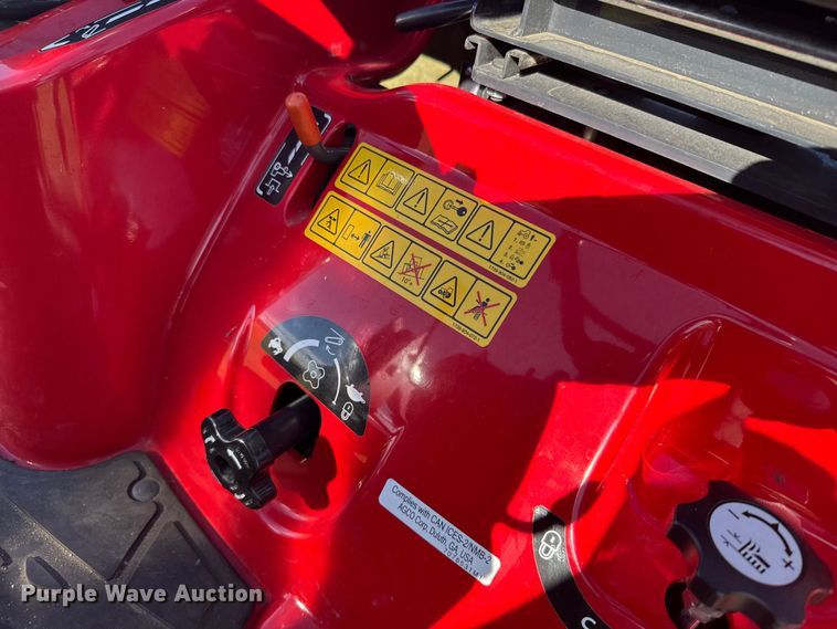 image for item ER2468 2023 Massey Ferguson GC 1723 E MFWD tractor