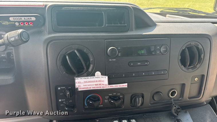 image for item ER2469 2013 Ford E450 shuttle bus