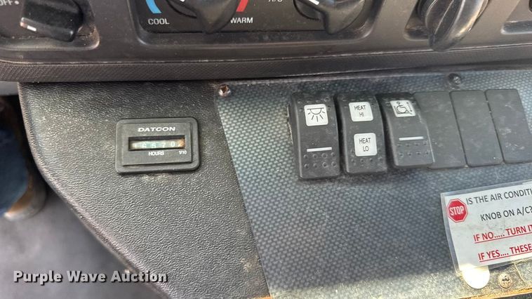 image for item ER2469 2013 Ford E450 shuttle bus