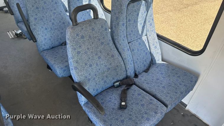 image for item ER2469 2013 Ford E450 shuttle bus