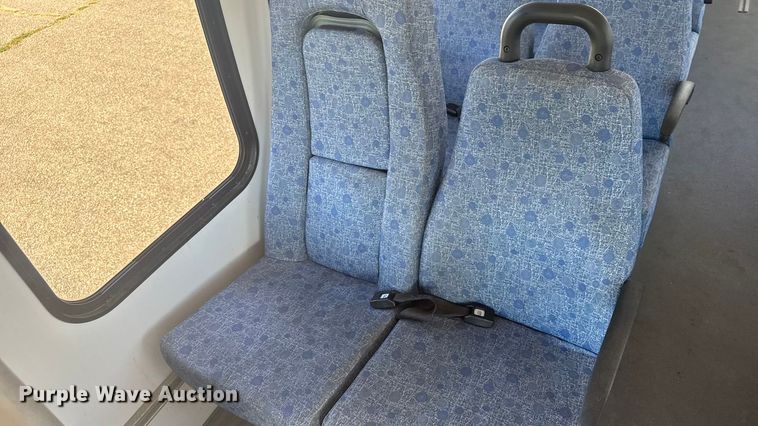 image for item ER2469 2013 Ford E450 shuttle bus