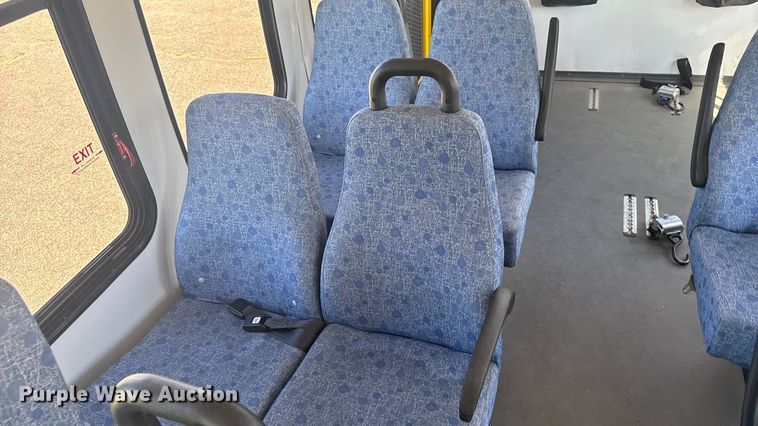 image for item ER2469 2013 Ford E450 shuttle bus