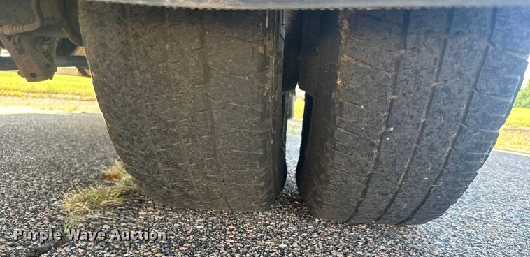 image for item ER2469 2013 Ford E450 shuttle bus