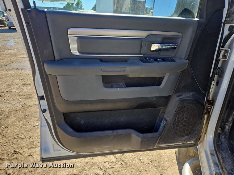 image for item ER5061 2014 RAM 2500 Crew Cab pickup truck