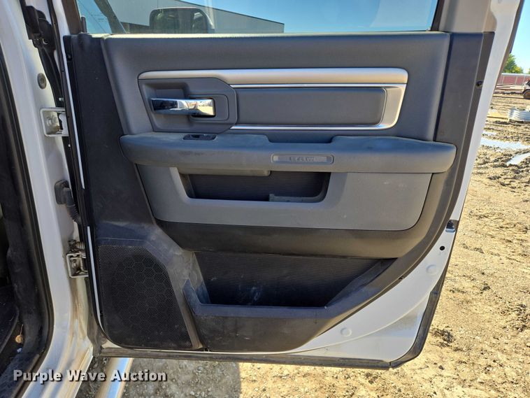 image for item ER5061 2014 RAM 2500 Crew Cab pickup truck