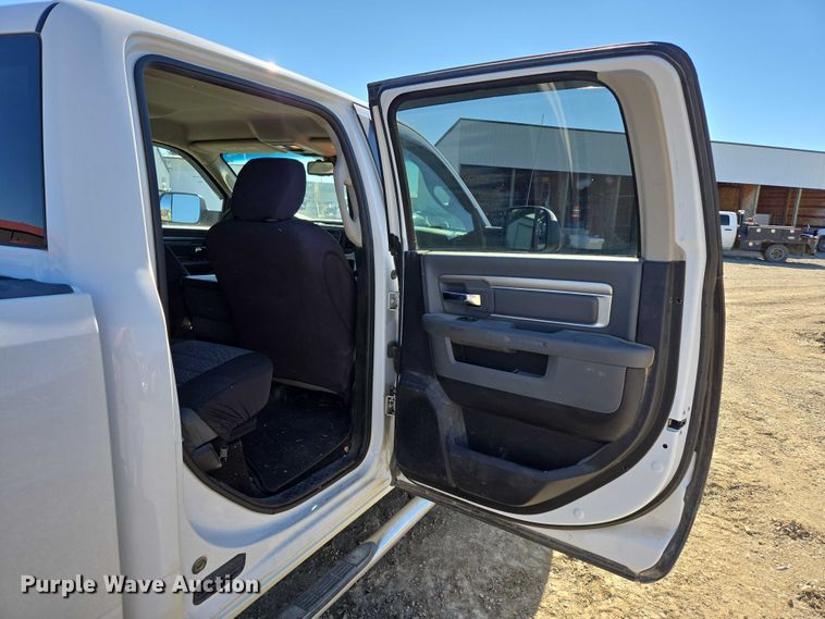 image for item ER5061 2014 RAM 2500 Crew Cab pickup truck