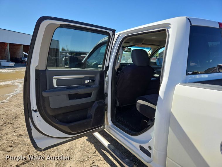 image for item ER5061 2014 RAM 2500 Crew Cab pickup truck