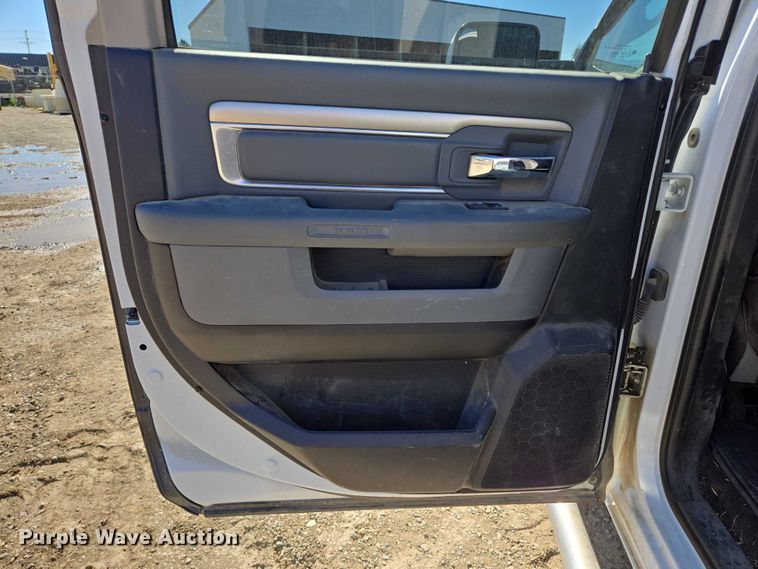 image for item ER5061 2014 RAM 2500 Crew Cab pickup truck